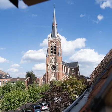 La Maison Sur La Place *